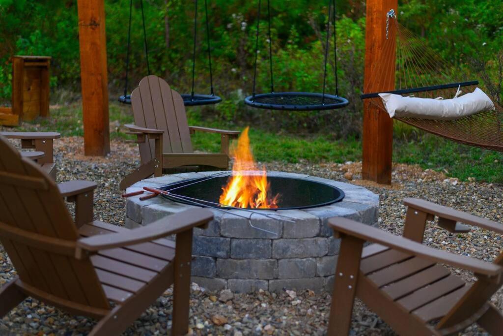 Вилла Under The Stars - Secluded, Hot Tub, Firepit, Games Брокен-Боу Экстерьер фото