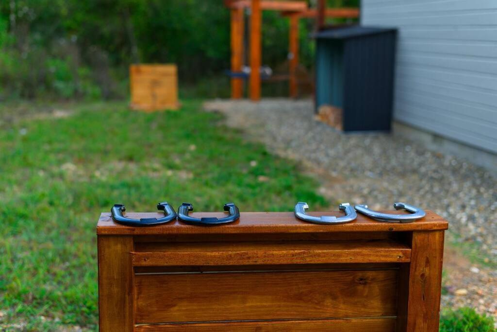 Вилла Under The Stars - Secluded, Hot Tub, Firepit, Games Брокен-Боу Экстерьер фото