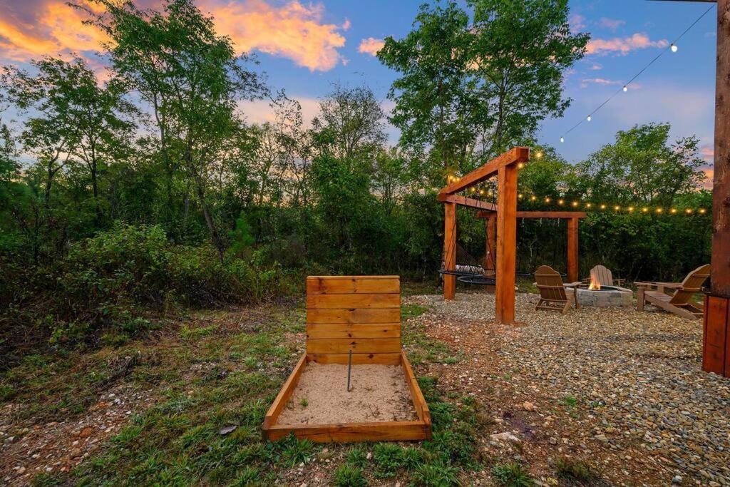 Вилла Under The Stars - Secluded, Hot Tub, Firepit, Games Брокен-Боу Экстерьер фото