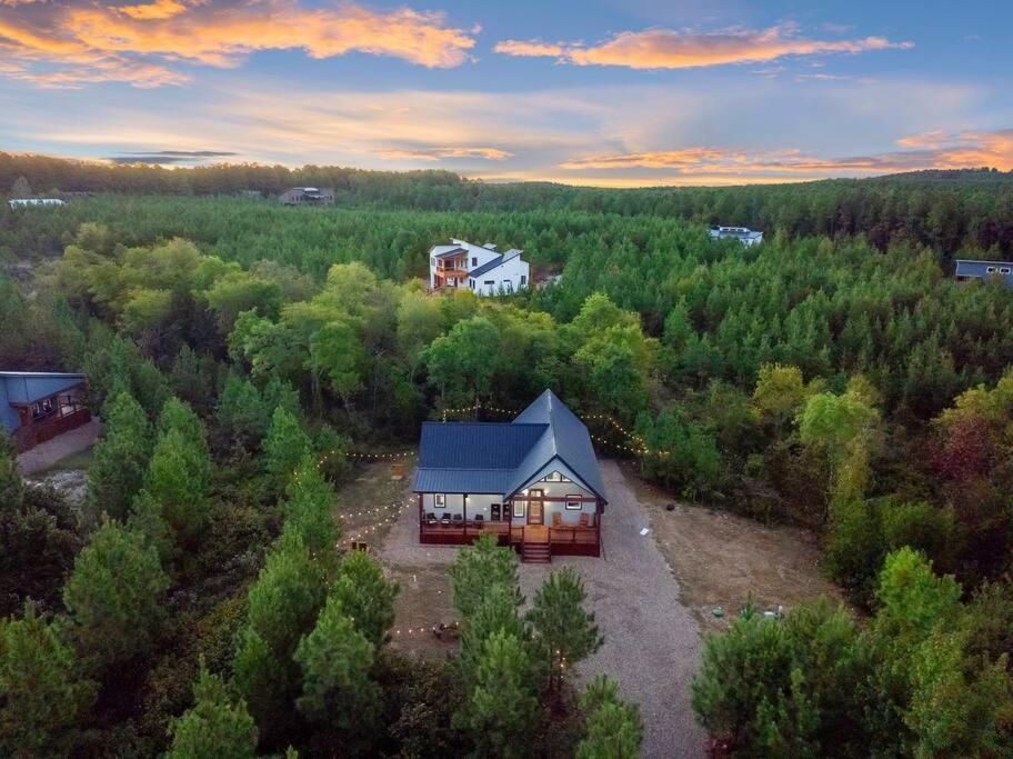 Вилла Under The Stars - Secluded, Hot Tub, Firepit, Games Брокен-Боу Экстерьер фото