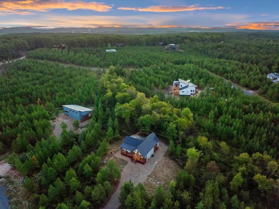 Вилла Under The Stars - Secluded, Hot Tub, Firepit, Games Брокен-Боу Экстерьер фото